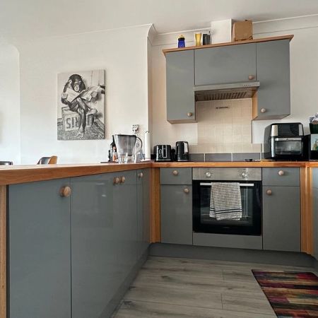 30 High Street, Broadstairs, CT10 1LH, Kent - Photo 4