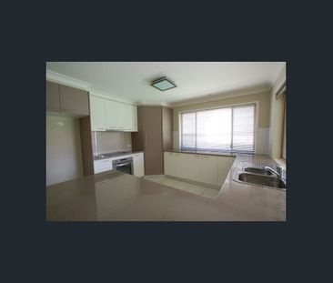 Spacious Modern Home to Rent in Popular Kleinton! - Photo 5