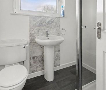 3 bedroom link detached house to rent - Photo 4