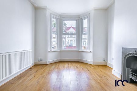 3 bedroom terraced house to rent - Photo 4