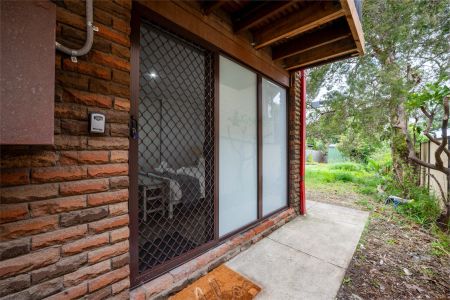 Fully Furnished Studio with All Utilities Included - Photo 5