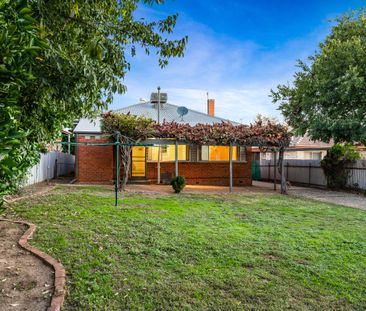 Red Brick Charm In Quiet East Albury - Photo 4
