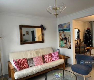 2 bedroom semi-detached house to rent - Photo 5