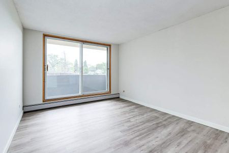 2 Bedroom - Photo 4