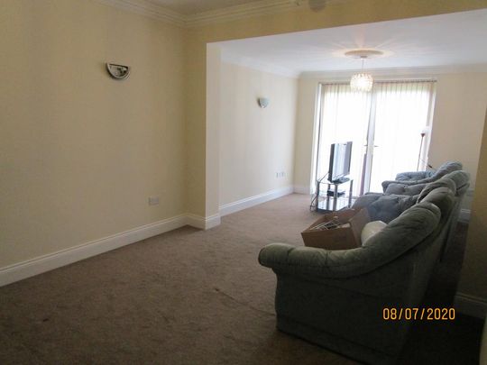5 bedroom semi-detached house to rent - Photo 1