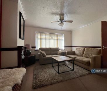 3 bedroom semi-detached house to rent - Photo 1