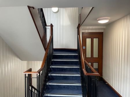 2 Bed Flat, Meadow Place Road, EH12 - Photo 2