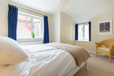 3 bedroom terraced house to rent - Photo 4