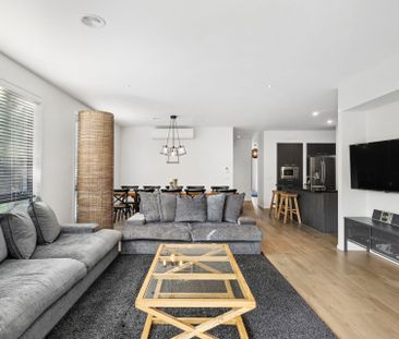 Contemporary Blairgowrie Resort-Style Residence - Photo 1
