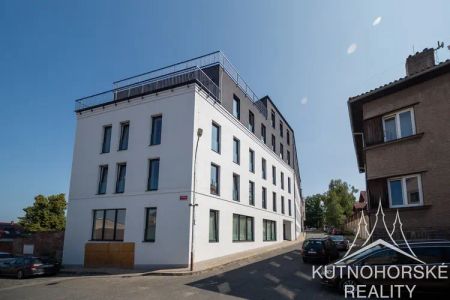 Pronájem bytu s balkonem 1+kk, 38 m - Photo 5