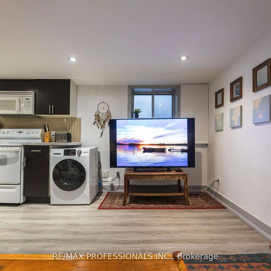 627 Christie Street #Lower - Photo 1