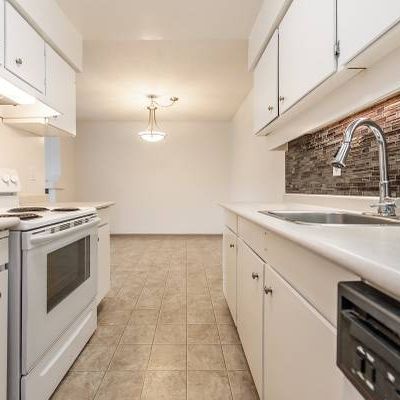 Beacon Park - 2 Bedroom - Available March 1st - Photo 3