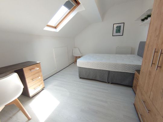 Jubilee Drive, Liverpool. - Photo 1