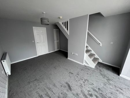 2 bedroom terraced house to rent - Photo 2