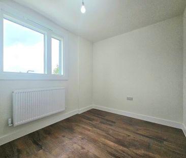 3 Bedroom Apartment, Norbury Avenue, London - Photo 5