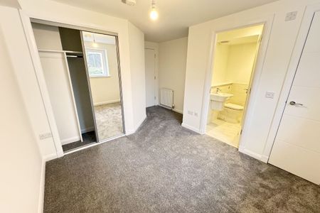 2 Bed, Flat - Photo 5