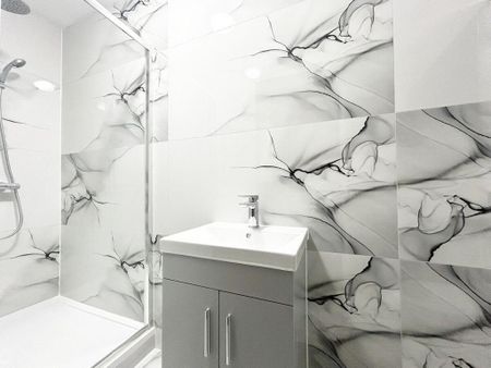 1 bedroom in a house share to rent - Photo 5