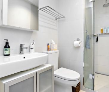 Stylish South Yarra Apartment in a Premium Lifestyle Precinct! - Photo 6