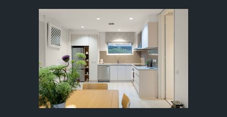 Stunning single-level entertainer in premier Hawthorn East location - Photo 4