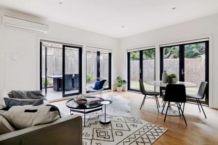 2 Bed, 1 Bath - Photo 2