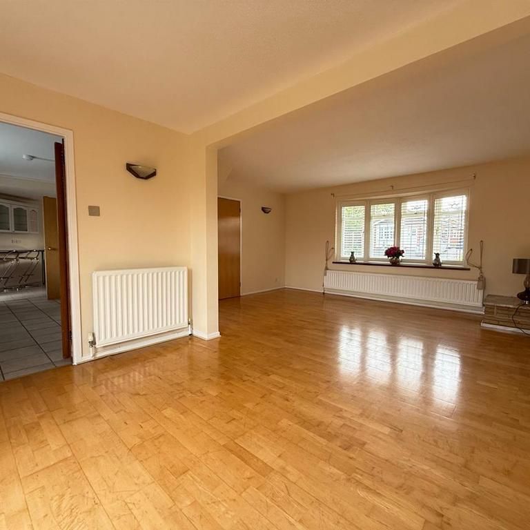 5 bedroom detached house to rent - Photo 1