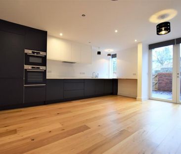 3 Bedroom Terraced To Let - Photo 5