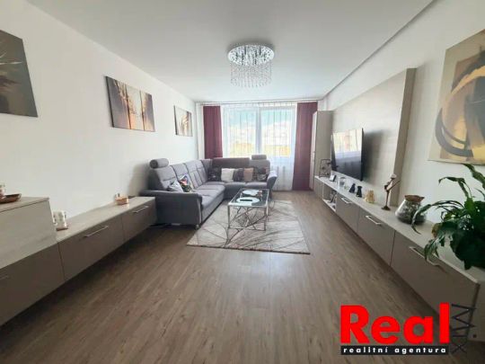 Pronájem bytu 3+1 s lodžií po kompletní rekonstrukci, Brno–Bystrc, ul. Kuršova - Фото 1