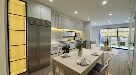 Modern 3 bedroom home in Birkdale. - Photo 5