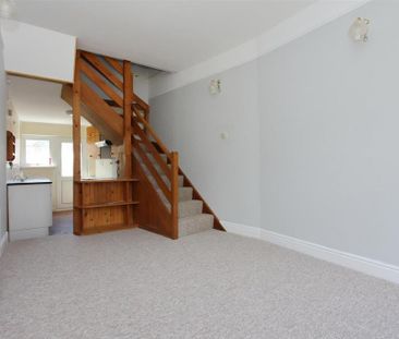 2 bedroom semi-detached house to rent - Photo 2