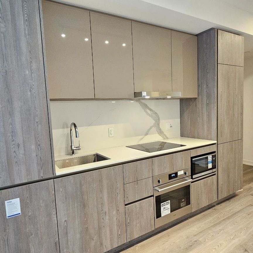 For Lease - 8 Interchange Way Unit# #801, Vaughan, Ontario - Photo 1