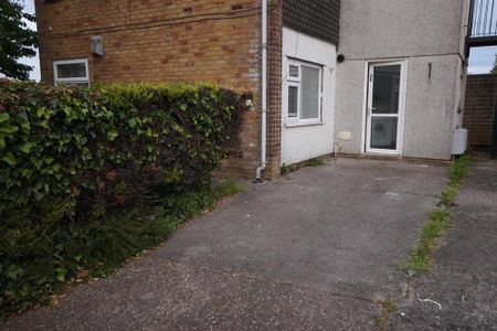 2A Upper Cliff Drive, Penarth CF64 1BR - Photo 2