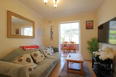 5 bedroom semi-detached house to rent - Photo 3