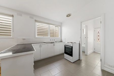 Charming Two-Bedroom Period Home - Photo 5