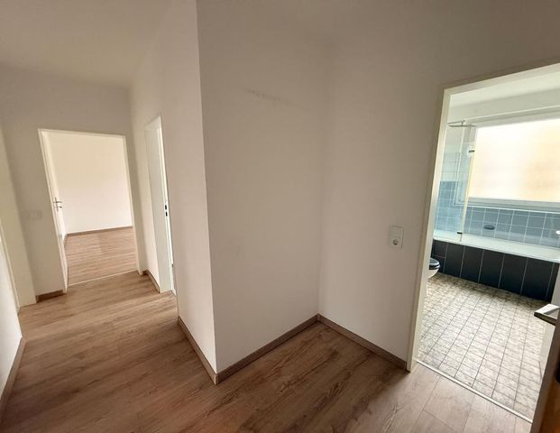 schöne 3-Zimmerwohnung mit Balkon in Wuppertal-Wichlinghausen - Photo 1