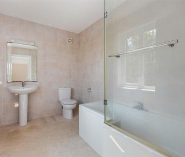 3 bedroom detached house to rent - Photo 6