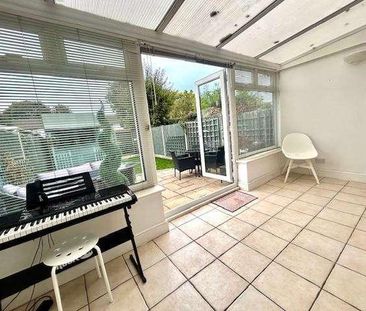 Ashford, Elgin Avenue, TW15 - Photo 6