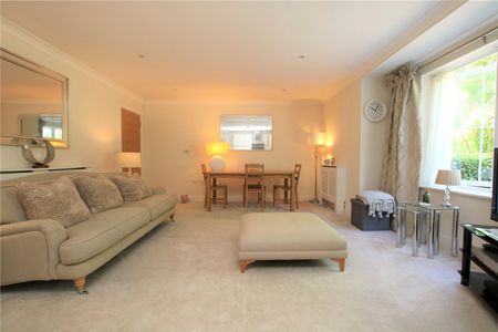 Reservoir Crescent, Reading, Berkshire, RG1 - Photo 3