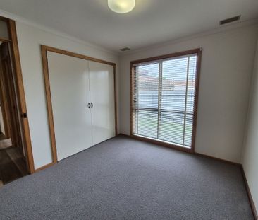 3/254 Beechworth Road - Photo 2