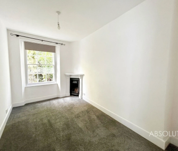 2 bed flat to rent in Lisburne Crescent, Torquay, TQ1 - Photo 3