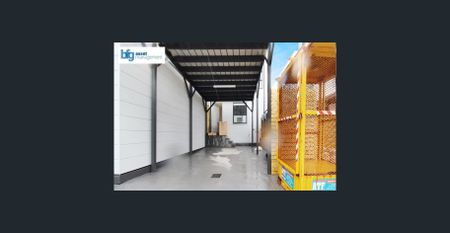 Modern 2-Bedroom Townhouse With Carport in Clyde - Photo 5