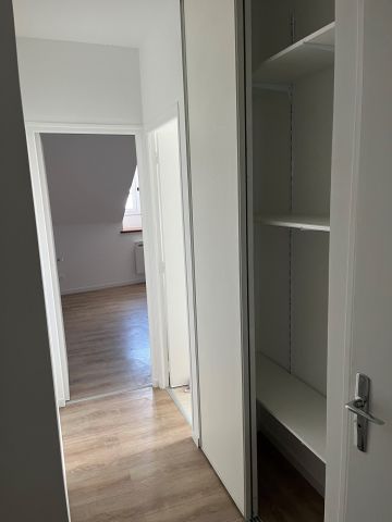 Location Appartement 2 pièces 44m² SAUMUR 49400 - Photo 2