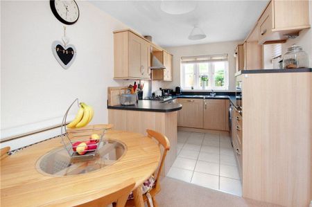 2 bedroom semi-detached house to rent - Photo 4