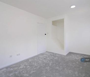 2 bedroom end of terrace house to rent - Photo 1