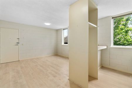 DELIGHTFUL APARTMENT IN FABULOUS LOCATION - Photo 2