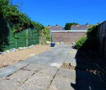 2 bedroom terraced house to rent - Photo 2