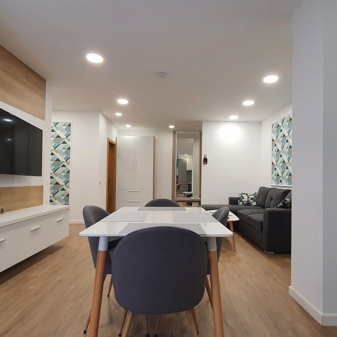 PLOPILOR PREMIUM RESIDENCE: gorgeous apartment for rent in Cluj-Napoca, at 3 minutes from University of Agricultural Sciences and Veterinary Medicine and 15 minutes from University of Medicine and Pharmacy, with living-room, bedroom and a very secured terrace - Fotografie 1