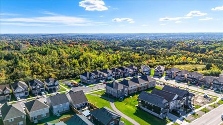 For Lease - 643 Lemay Grove, Peterborough, Ontario - Photo 2