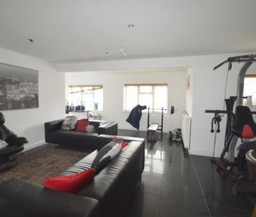 1 bedroom in a house share to rent - Photo 5