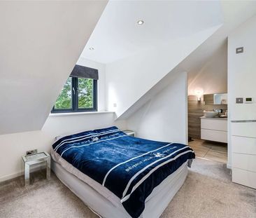 An exceptional architect designed residence set within a 0.75 acre ... - Photo 6