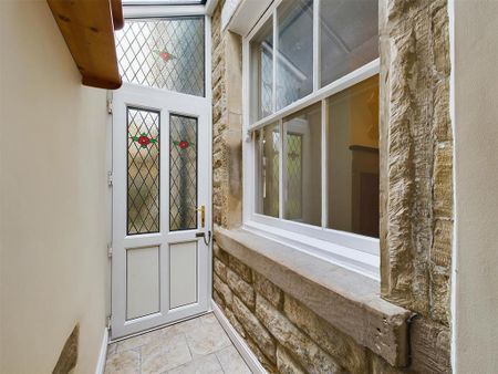 2 bedroom end of terrace house to rent - Photo 3